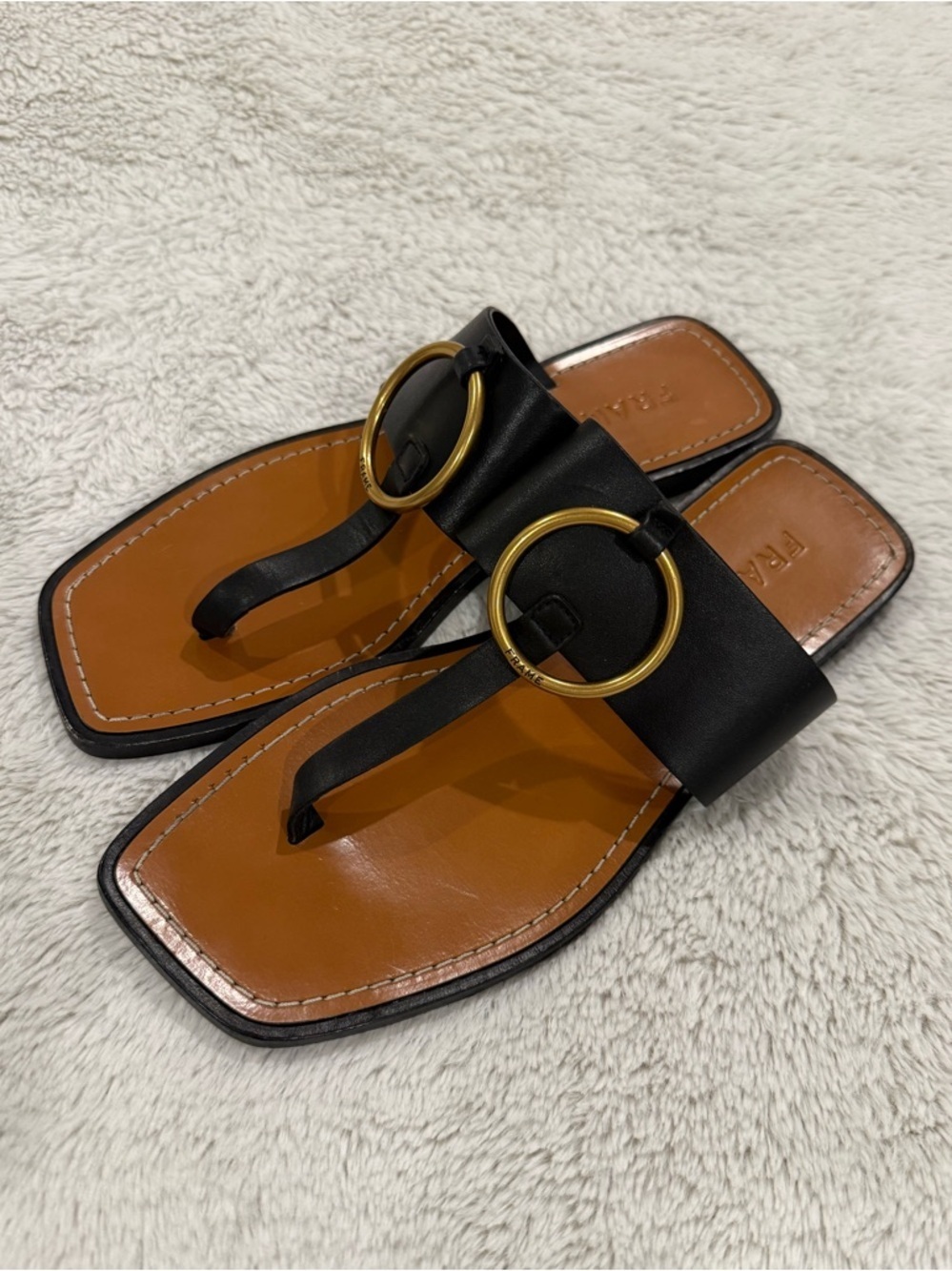 FRAME Le Brentwood Noir Black Leather Flip Flop Sandals - Size 38 / 7.5